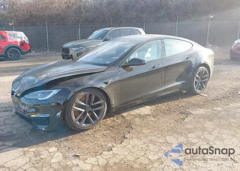 2025 Tesla Model S Rear-Wheel Drive z USA, uszkodzony, nr VIN 5YJSA1E52SF549414